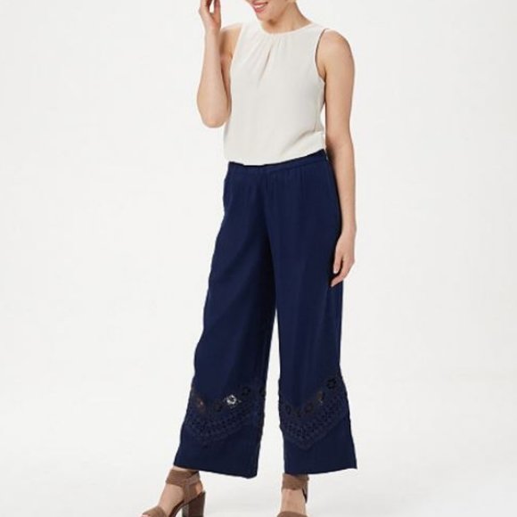 Susan Graver Linen Blend Ankle Pant Crochet Detail - Picture 3 of 4